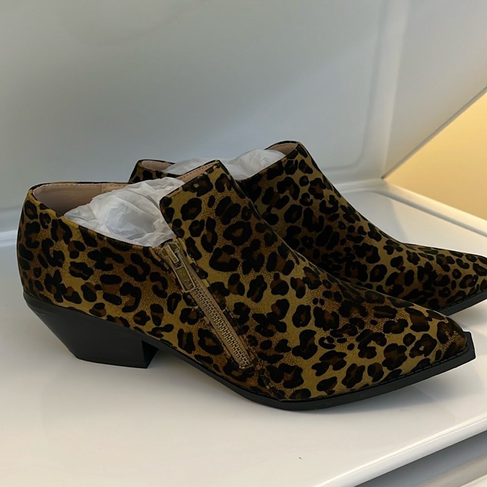 Penny Loves Kenny Leopard Velvet Bootie 10W